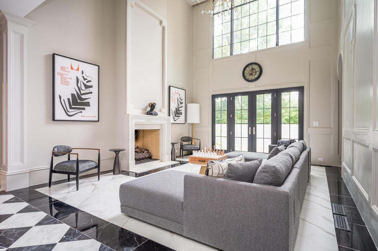 Holiday home Adams Mansion, 10k Sqft, 7bd/7ba, 15min To Airport *