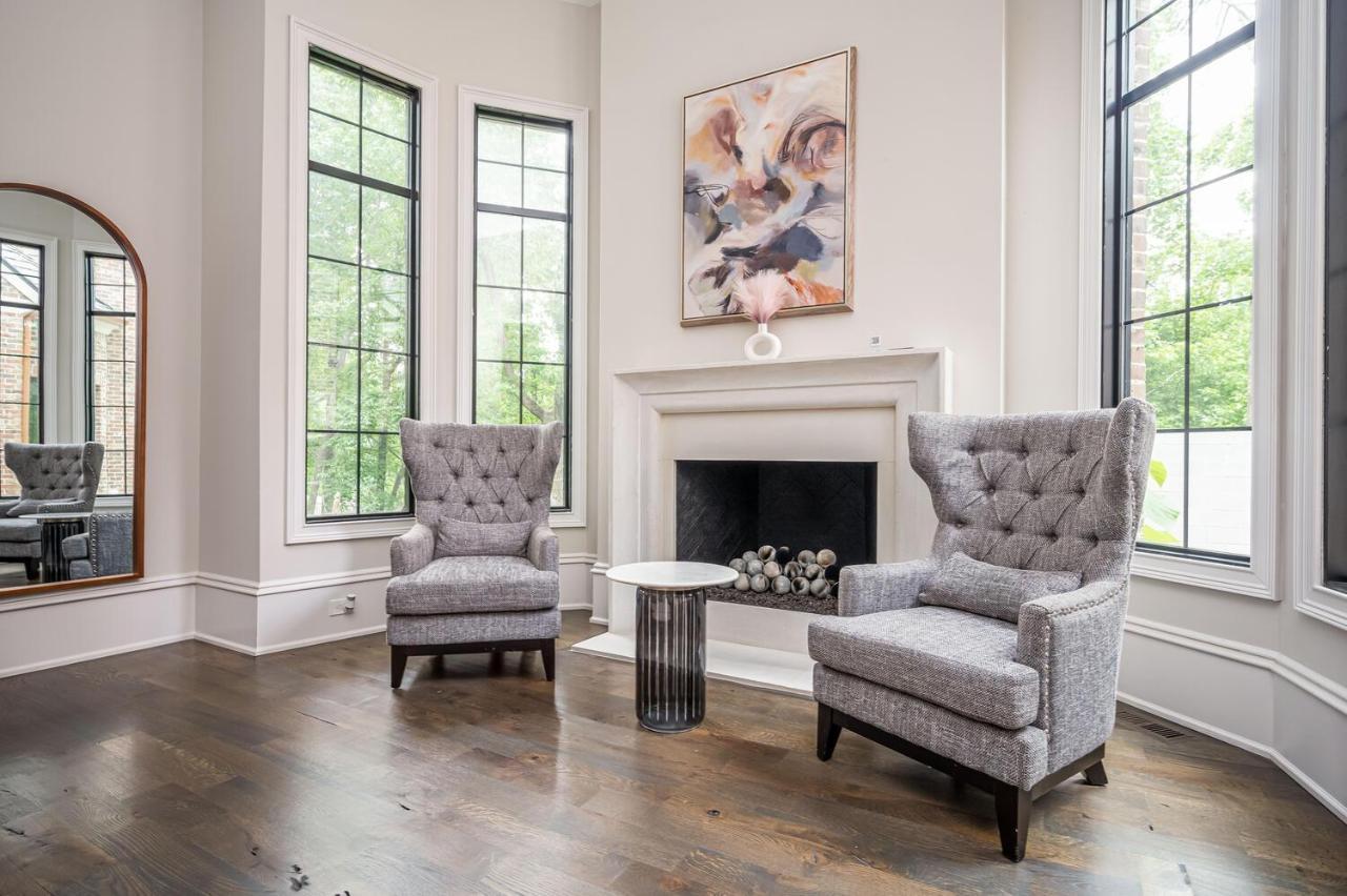 Adams Mansion, 10k Sqft, 7bd/7ba, 15min To Airport Holiday home Atlanta