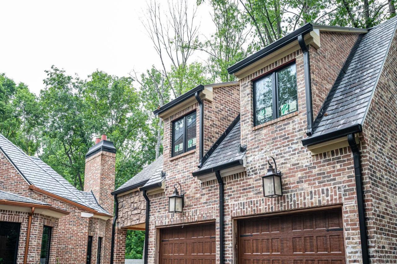 Adams Mansion, 10k Sqft, 7bd/7ba, 15min To Airport Holiday home *