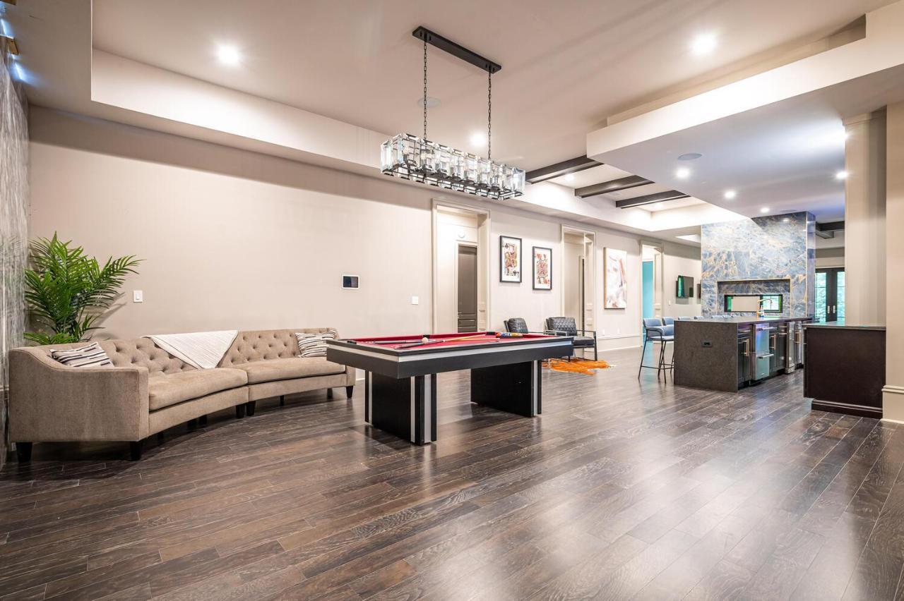 Holiday home Adams Mansion, 10k Sqft, 7bd/7ba, 15min To Airport
